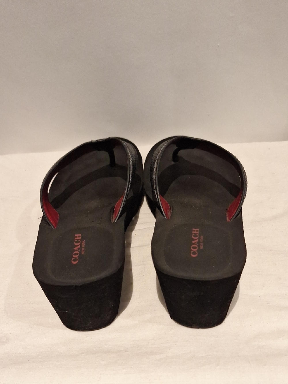 Coach Jolene  Black Wedge Thong Sandals with Red Lining Size 8.5 - Picture 4 of 7